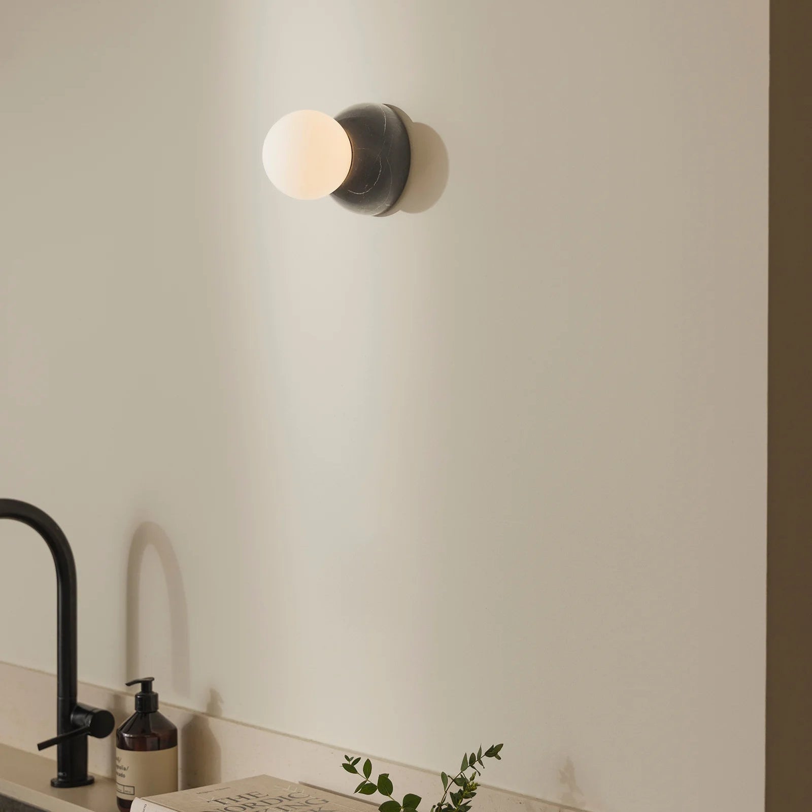 Vegglampe/taklampe Torrano 13 IP44 Black Marble